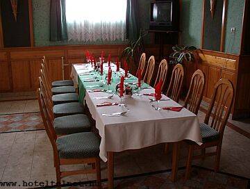 Furmula 1 hotel - Biatorbagy Accommodation hotel Gida