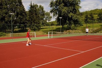 Degenfeld Castle Hotel - tennis court - 4-star castle hotel in Tarcal