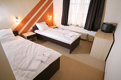 Twin room of Hotel Agoston - cheap 2-star hotel in Pecs - Hotel Agoston