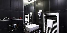 Hotel Auris in the centre of Szeged with modern bathroom